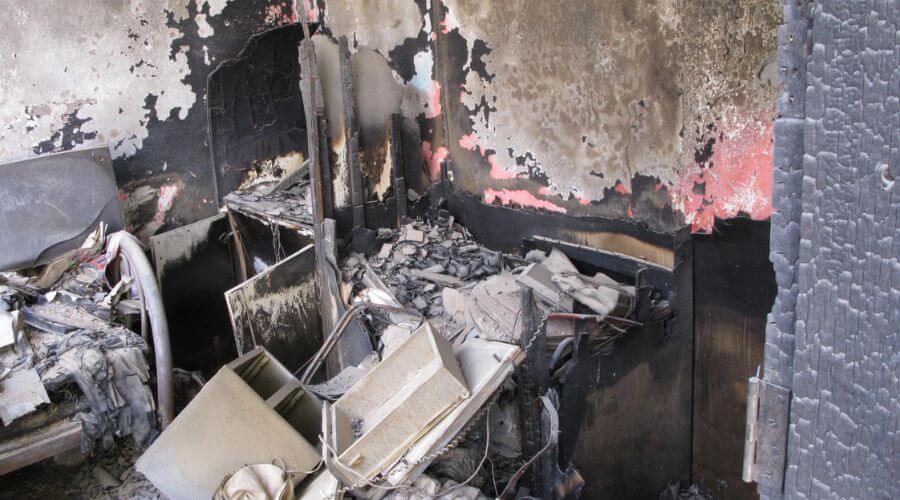 Why choose water damage cleanup for ceiling water damage repair in Hartford